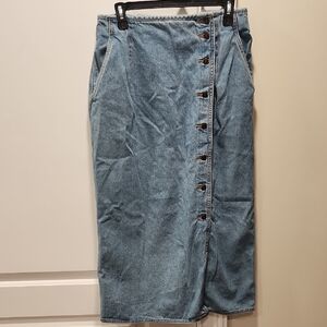 Stylish Denim Button-Up Pencil Skirt